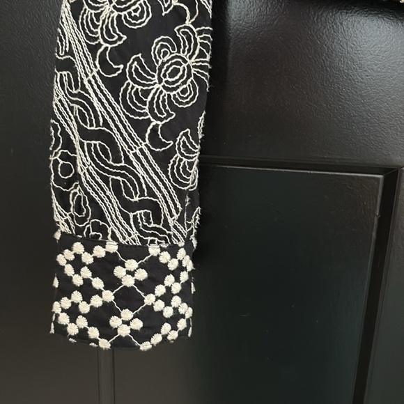 Carlisle Vintage Black & White Patterned Lined Blazer w/ Button Loops. Size 6 - Picture 3 of 12